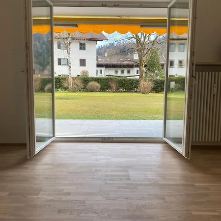 Neues Helena Apartment *
